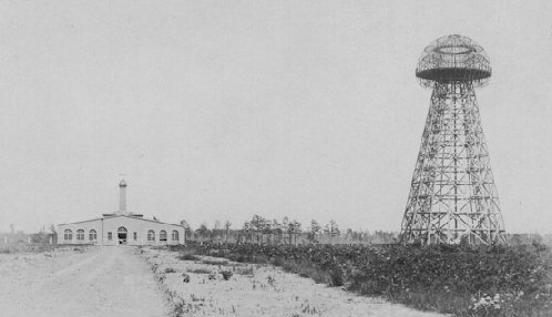 Nikoa Tesla zog nach Wardenclyffe auf Long Island
und baute dort einen Turm zur kabellosen
Energieübertragung (Tesla-Turm) Nikoa Tesla zog
nach Wardenclyffe auf Long Island und baute dort einen
Turm zur kabellosen Energieübertragung (Tesla-Turm)
