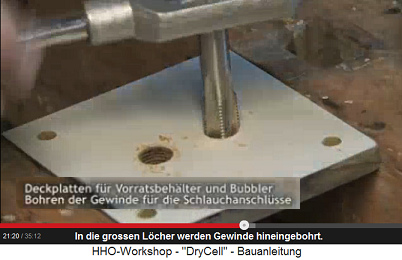 In die grosse L�cher in der Mitte
                            werden Gewinde eingedreht