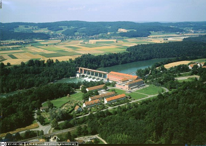 Flusskraftwerk
Eglisau am Rhein (Schweiz) Flusskraftwerk Eglisau am Rhein
(Schweiz)