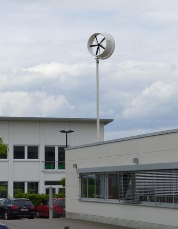 Ein Kleinwindrad wie dieses hier soll auch
                im Fricktal Energie erbringen