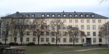 Das Landessozialgericht
                          Rheinland-Pfalz stellte 1992 fest, dass
                          jegliche Beweisverfahren f�r die Wirkung von
                          Amalgam-Quecksilber im menschlichen K�rper
                          fehlen