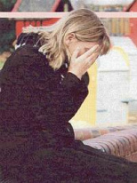 Trauer nach
                Fehlgeburt: Die Rate der Fehlgeburten steigt um fast das
                Doppelte, wenn der Ehemann am Arbeitsplatz chronisch
                hohen Quecksilberkonzentrationen ausgesetzt ist, auch
                z.B. in der Chloralkali-Industrie, oder
                Amalgam-Zahn�rzte.