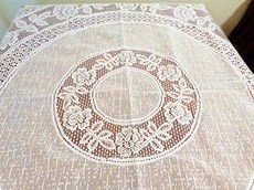Fabrics: tablecloth made of coconut fiber
                  in white