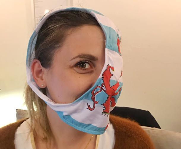 Maske als
                Piratenmaske