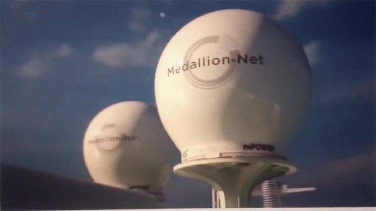 Kugelantennenanlagen für 5G-Empfang auf dem
Kreuzfahrtschiff "Diamond Princess" von
Medallion-Net – Bildquelle: www.5gspaceappeal.org Kugelantennenanlagen für 5G-Empfang auf dem
Kreuzfahrtschiff "Diamond Princess" von
Medallion-Net – Bildquelle: www.5gspaceappeal.org