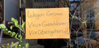 Hinweisschild: Wegen Corona19 vorübergehend
geschlossen Hinweisschild: Wegen Corona19
vorübergehend geschlossen