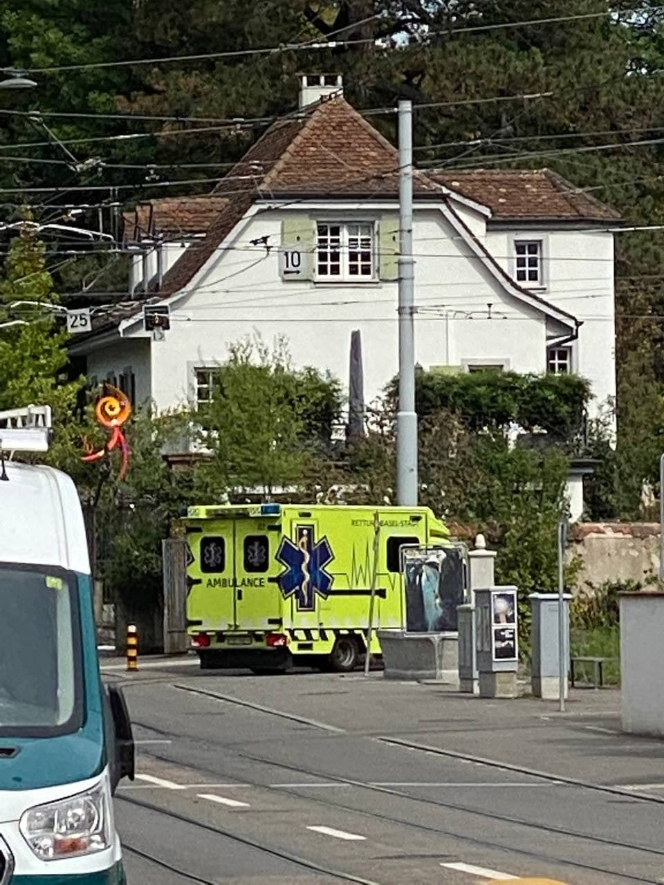 GENimpfschaden Schweiz 14.9.2021: Krankenwagen
wird alltäglich GENimpfschaden Schweiz
14.9.2021: Krankenwagen wird alltäglich