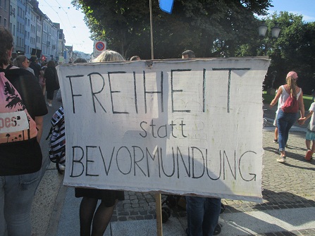 Demo Winterthur 18.9.2021: Es wird gefordert:
Freiheit statt Bevormundung Demo Winterthur
18.9.2021: Es wird gefordert: Freiheit statt
Bevormundung