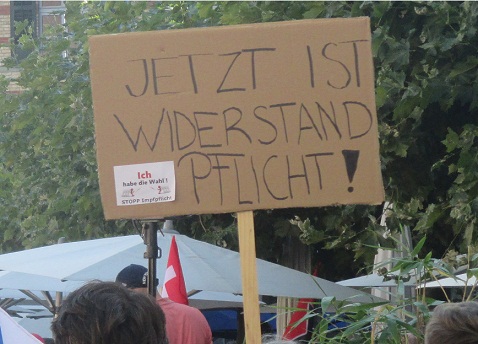 Demo Winterthur 18.9.2021: Transparent 13
stellt fest: Jetzt ist Widerstand Pflicht Demo
Winterthur 18.9.2021: Transparent 13 stellt fest:
Jetzt ist Widerstand Pflicht