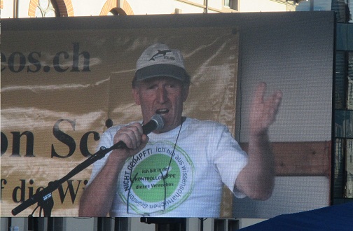 Demo Winterthur 18.9.2021: Reden 8+9.
                    Das T-Shirt stellt fest: Ich bin aus
                    wissenschaftlichen Gr�nden NICHT GEIMPFT! Ich bin in
                    der Kontrollgruppe dieses Versuchs