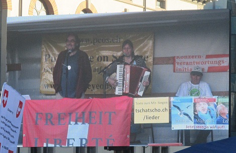 Demo Winterthur 18.9.2021: Reden 10,
                    Schlusskommentar mit Handorgel