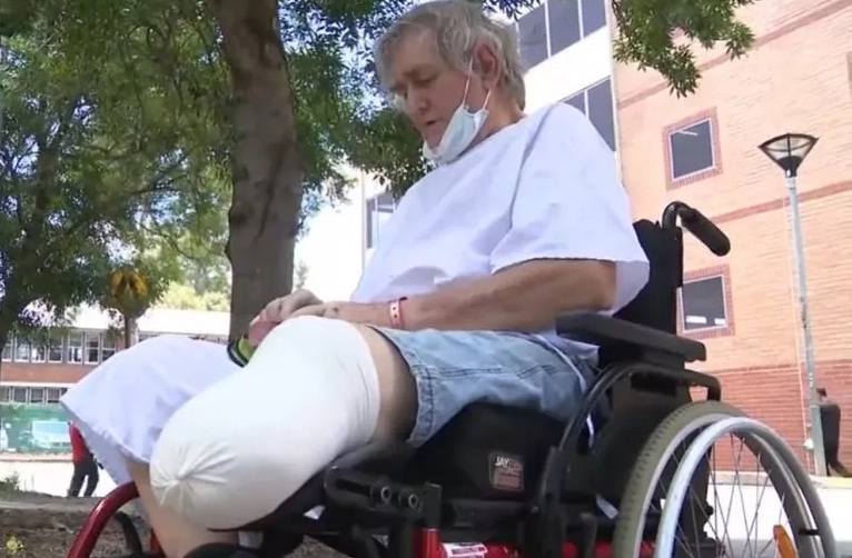 Harold Molle (Australien): Nach AstraZeneca
linker Unterschenkel amputiert Harold Molle
(Australien): Nach AstraZeneca linker
Unterschenkel amputiert