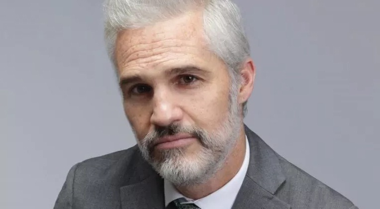 Juan Pablo Medina:
Mexikanisch-amerikanischer Schauspieler musste
kurz nach Erhalt des Impfstoffs COVID-19 aufgrund
von Blutgerinnseln ein Bein amputiert werden Juan Pablo Medina: Mexikanisch-amerikanischer
Schauspieler musste kurz nach Erhalt des
Impfstoffs COVID-19 aufgrund von Blutgerinnseln
ein Bein amputiert werden