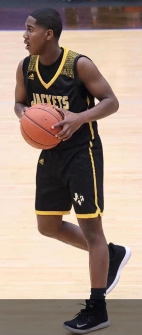 GENimpfung provoziert Kindermord
                            Alto (Texas, "USA") 9.2.2022:
                            Jugendlicher (16) kollabiert mit
                            Herzstillstand beim Basketball - DeVonte
                            Mumphrey ist tot: TRAGEDY IN ALTO:
                            Basketball player collapses during game and
                            dies