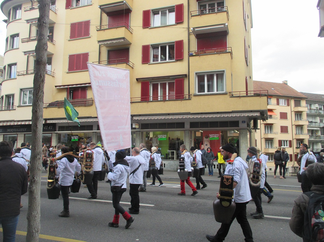 Demo in Z�rich-�rlikon 19.2.2022 36: Trychler