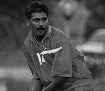 Verdacht GENimpfmord Malaysia 12.3.2022:
Ex-Hockeyspieler S. Sivabalan (59) bricht bei einem
Spiel tot zusammen: Malaysischer
Ex-Hockey-Nationalspieler bricht mit 59 Jahren während
eines Matches tot zusammen. Meldung vom 12.3.22.
Impfquote Malaysia 80% (orig. Englisch: Malaysian
hockey legend Sivabalan dies at 59) Verdacht
GENimpfmord Malaysia 12.3.2022: Ex-Hockeyspieler S.
Sivabalan (59) bricht bei einem Spiel tot zusammen:
Malaysischer Ex-Hockey-Nationalspieler bricht mit 59
Jahren während eines Matches tot zusammen. Meldung vom
12.3.22. Impfquote Malaysia 80% (orig. Englisch:
Malaysian hockey legend Sivabalan dies at 59)