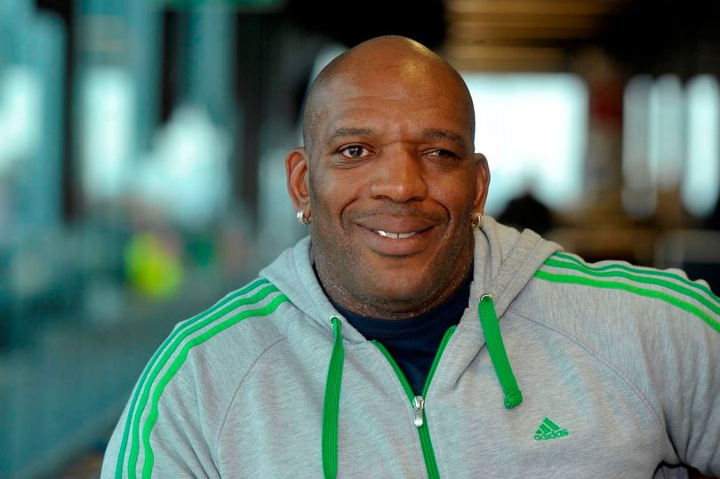 Verdacht GENimpfmord Coventry (GB) 24.3.2022:
Kampfkünstler und Türsteher Barrington Patterson mit
ca. 50 unerwartet gestorben: Barrington Patterson dies
after suffering heart attack Verdacht
GENimpfmord Coventry (GB) 24.3.2022: Kampfkünstler und
Türsteher Barrington Patterson mit ca. 50 unerwartet
gestorben: Barrington Patterson dies after suffering
heart attack