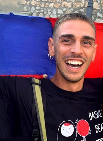 Verdacht GENimpfmord in Rom 24.3.2022:
Basketballer Andrea Dorno ist mit 26 weg: Rom: Der
Kapitän der Basketballmannschaft Atletico San Lorenzo,
Andrea Dorno, mit 26 Jahren plötzlich verstorben,
möglicherweise an einem unerwarteten medizinischen
Notfall. Bitte die angeheftete Nachricht beachten.
Meldung vom 23.3.22 (orig. italiano: Roma, il
drammatico addio ad Andrea Dorno, morto a soli 26
anni: «Ora fai canestro ovunque tu sia») Verdacht GENimpfmord in Rom 24.3.2022:
Basketballer Andrea Dorno ist mit 26 weg: Rom: Der
Kapitän der Basketballmannschaft Atletico San Lorenzo,
Andrea Dorno, mit 26 Jahren plötzlich verstorben,
möglicherweise an einem unerwarteten medizinischen
Notfall. Bitte die angeheftete Nachricht beachten.
Meldung vom 23.3.22 (orig. italiano: Roma, il
drammatico addio ad Andrea Dorno, morto a soli 26
anni: «Ora fai canestro ovunque tu sia»)