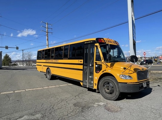 Verdacht Vaccident in Wilkes-Barre Township
(Pennsylvania, "USA") 27.3.2022:
Schulbusfahrer hat Zusammenbruch am Steuer - Schüler
betätigen die Bremsen: Pennsylvania: Wieder
kollabiert der Fahrer eines Schulbusses. Der Bus
rollt zurück und kollidiert mit einem Fahrzeug,
einigen Schülern gelingt es, die Bremsen zu
betätigen. Meldung vom 21.3.22 (orig. Englisch:
Pennsylvania: Students stop bus after driver crashes
during medical emergency) Verdacht Vaccident
in Wilkes-Barre Township (Pennsylvania,
"USA") 27.3.2022: Schulbusfahrer hat
Zusammenbruch am Steuer - Schüler betätigen die
Bremsen: Pennsylvania: Wieder kollabiert der Fahrer
eines Schulbusses. Der Bus rollt zurück und
kollidiert mit einem Fahrzeug, einigen Schülern
gelingt es, die Bremsen zu betätigen. Meldung vom
21.3.22 (orig. Englisch: Pennsylvania: Students stop
bus after driver crashes during medical emergency)