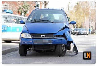 Verdacht Vaccident Bautzen (Sachsen, 4R) am
14.4.2022: Fahrer hat Kontrollverlust am Steuer:
kracht in Verkehrsschild: Bautzen - Gesundheitliche
Probleme führen zu Verkehrsunfall: 1 Verletzter -
LausitzNews.de Verdacht Vaccident Bautzen
(Sachsen, 4R) am 14.4.2022: Fahrer hat Kontrollverlust
am Steuer: kracht in Verkehrsschild: Bautzen -
Gesundheitliche Probleme führen zu Verkehrsunfall: 1
Verletzter - LausitzNews.de