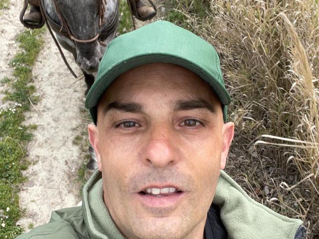 Verdacht Vaccident Region Rimini
(1G-Fascho-Italien) 19.4.2022: Massimiliano Alessi
(48) lachte zuerst die UNgeimpften aus - Tod am
Steuer - mit 48 weg: Incidente A14, Massimiliano
Alessi muore per un malore al volante Verdacht Vaccident Region Rimini
(1G-Fascho-Italien) 19.4.2022: Massimiliano Alessi
(48) lachte zuerst die UNgeimpften aus - Tod am
Steuer - mit 48 weg: Incidente A14, Massimiliano
Alessi muore per un malore al volante