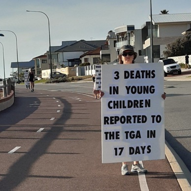 Widerstand Australien 21.4.2022:
Botschaften mit der Wahrheit über die tödlichen
GENimpfungen verbreiten: mit Schildern spazieren
gehen 01 Widerstand Australien 21.4.2022:
Botschaften mit der Wahrheit über die tödlichen
GENimpfungen verbreiten: mit Schildern spazieren
gehen 01