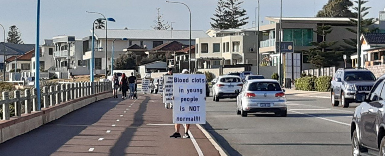 Widerstand Australien 21.4.2022:
Botschaften mit der Wahrheit über die tödlichen
GENimpfungen verbreiten: mit Schildern spazieren
gehen 03 Widerstand Australien 21.4.2022:
Botschaften mit der Wahrheit über die tödlichen
GENimpfungen verbreiten: mit Schildern spazieren
gehen 03