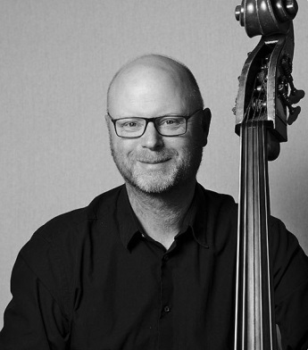 Verdacht SCHLANGENGIFTimpfmord im 4R am
13.5.2022: Kontrabassist Andreas Jung ist mit ca. 50
weg: Trauer um Andreas Jung - NWD-Philharmonie: Die
Nordwestdeutsche Philharmonie trauert um Andreas Jung,
der am 30. März 2022 völlig überraschend verstorben
ist Verdacht SCHLANGENGIFTimpfmord im 4R am
13.5.2022: Kontrabassist Andreas Jung ist mit ca. 50
weg: Trauer um Andreas Jung - NWD-Philharmonie: Die
Nordwestdeutsche Philharmonie trauert um Andreas Jung,
der am 30. März 2022 völlig überraschend verstorben
ist