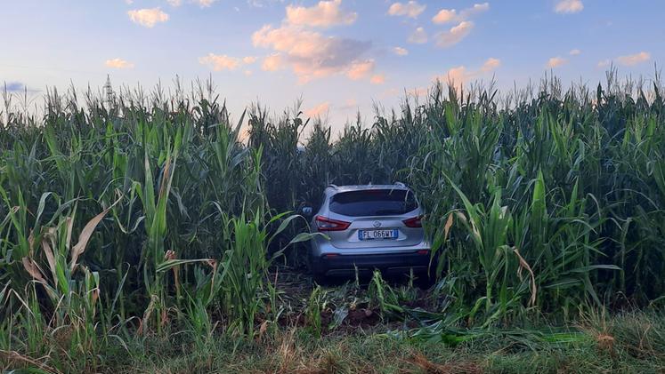 Verdacht Vaccident in Vicenza (Italien)
8.7.2022: Autofahrer (55) hat Herzstillstand am
Steuer - tot - Auto fährt in ein Maisfeld: Vicenza:
Der impfpflichtige Lehrer Damiano Conte (55)
erleidet am Steuer einen plötzlichen Herzstillstand.
Das Auto des Herztoten touchiert einen
Motorroller-Fahrer und kommt in einem Maisfeld zum
Stillstand. Die Rettungskräfte können nur noch den
Tod feststellen. Meldung vom 8.7.22. (orig.
italiano: Malore alla guida, poi lo schianto: muore
insegnante di 55 anni) Verdacht Vaccident in
Vicenza (Italien) 8.7.2022: Autofahrer (55) hat
Herzstillstand am Steuer - tot - Auto fährt in ein
Maisfeld: Vicenza: Der impfpflichtige Lehrer Damiano
Conte (55) erleidet am Steuer einen plötzlichen
Herzstillstand. Das Auto des Herztoten touchiert
einen Motorroller-Fahrer und kommt in einem Maisfeld
zum Stillstand. Die Rettungskräfte können nur noch
den Tod feststellen. Meldung vom 8.7.22. (orig.
italiano: Malore alla guida, poi lo schianto: muore
insegnante di 55 anni)