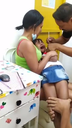 19.8.2022: Zwangsimpfung gegen Kinder in
Latein-"Amerika" - es ist wie eine
Vergewaltigung 19.8.2022: Zwangsimpfung gegen
Kinder in Latein-"Amerika" - es ist wie
eine Vergewaltigung