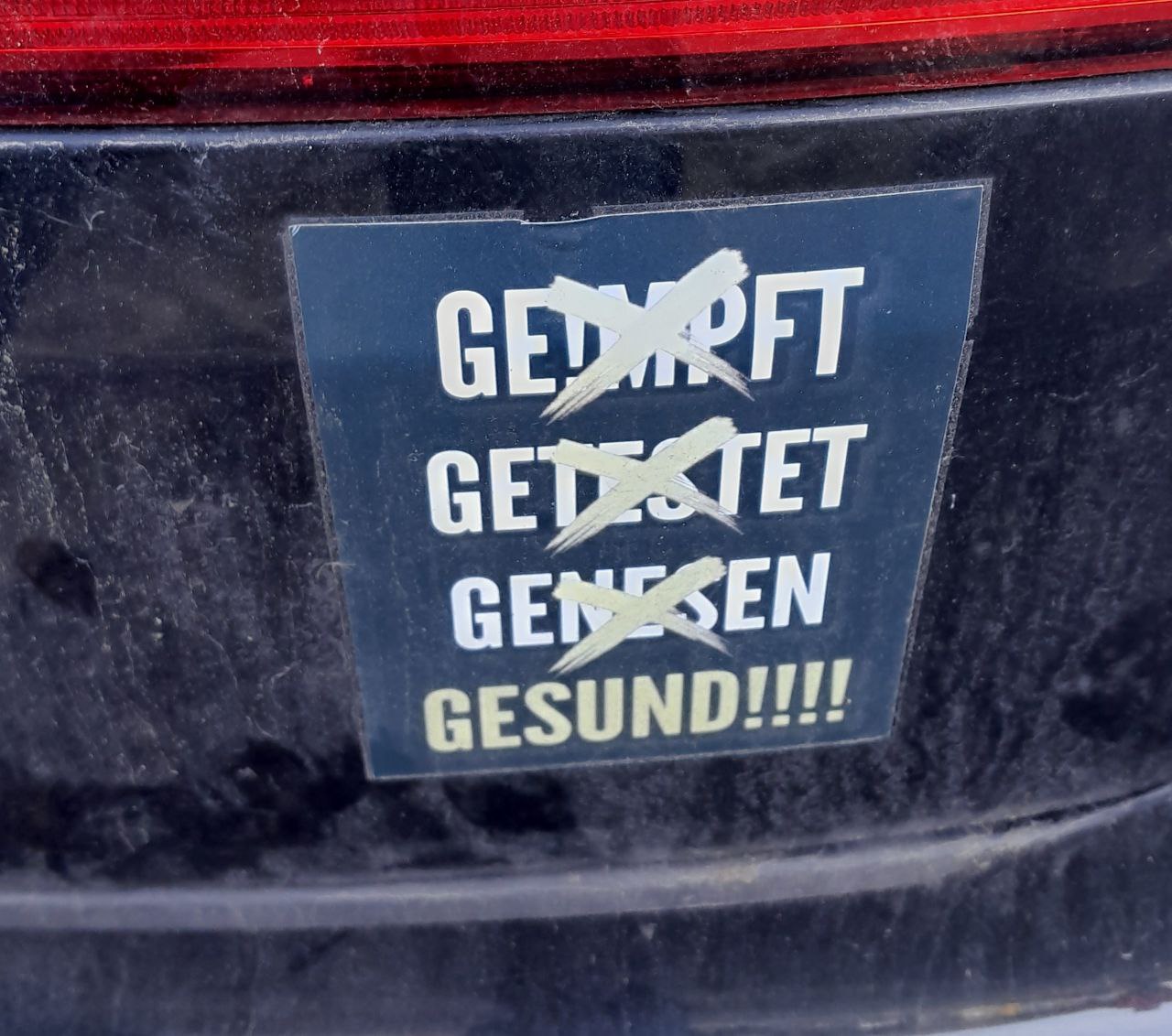 Widerstand DACH am 3.3.2023: Schild
"gesund" Widerstand DACH am
3.3.2023: Schild "gesund"