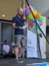 Widerstand im 4R am 8.8.2024: Der erste
Polizist öffentlich gegen den Coronawahn war: Bernd
Bayerlein Zoom Widerstand im 4R am 8.8.2024: Der
erste Polizist öffentlich gegen den Coronawahn war:
Bernd Bayerlein Zoom