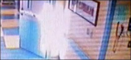 Bericht von 20 minuten online,
                          29.12.2008: Engel-Lichtgestalt in North
                          Carolina vom 29.12.2008 im Spital der
                          todkranken 14-J�hrigen Chelsea Banton (01)