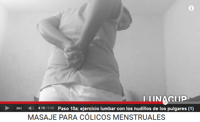 Paso 10a: ejercicio lumbar con los nudillos
                    de los pulgares dando masaje a la columna en el
                    sacro (1)