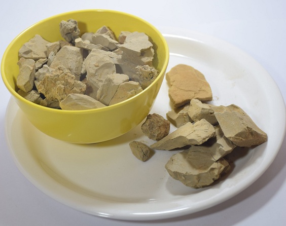 Gebrochener Bentonit-Lehmstein
                  (Indian Bentonite Clay)