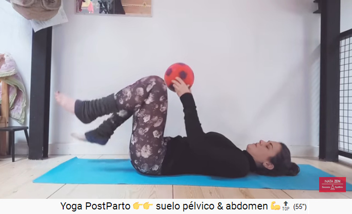 Nun wird der Ball zwischen die
angewinkelten Knie gesetzt 01 Nun
wird der Ball zwischen die angewinkelten
Knie gesetzt 01