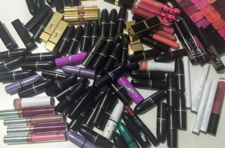 Giftige Lippenstifte ohne Ende Giftige Lippenstifte ohne
Ende