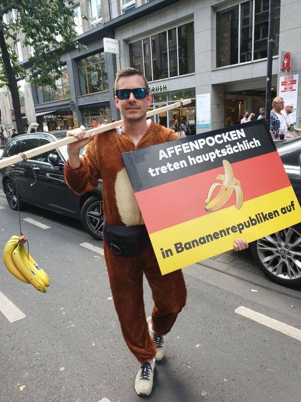 Fuck You WEF, WHO, Schwab, Soros,
Bill Gates und Rothschild: "Affenpocken
treten hauptsächlich in korrupten
Bananenrepubliken auf" - Netzfund
13.6.2022 Fuck You WEF, WHO, Schwab,
Soros, Bill Gates und Rothschild:
"Affenpocken treten hauptsächlich in
korrupten Bananenrepubliken auf" -
Netzfund 13.6.2022