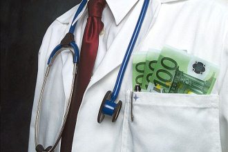 Arztkittel mit vielen Euro
drin Arztkittel
mit vielen Euro drin