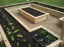 Raised bed
                          rectangular with "entrance"