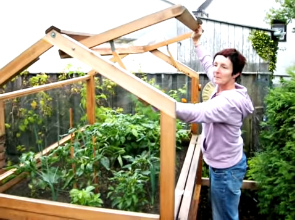 Hochbeet-Treibhaus
                02