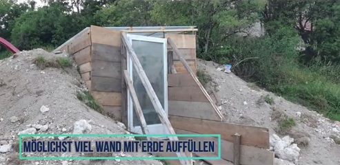 Die Seitenwände sind aufgeschüttet Die Seitenwände sind aufgeschüttet