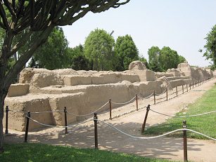 Die Grosse
Stadtmauer Die Grosse Stadtmauer
