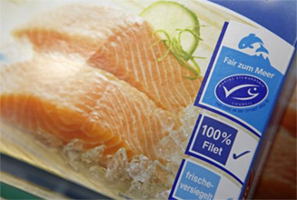 MSC-Siegel (Marine
                          Stewardship Council) f�r umweltvertr�glich
                          bzw. nachhaltig gefangenen Fisch auf einer
                          Fischpackung mit dem Schlagwort "Fair zum
                          Meer"