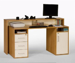 Wenn der Schreibtisch
                      (B�rotisch) auf einem Teppich steht, dann ist bei
                      unregelm�ssiger Reinigung der Fussbereich sehr
                      gef�hrdet, ein Flohnest zu werden, weil dort die
                      Schuhe sind, die die Floheier eventuell in die
                      Wohnung tragen, und weil man dort am ehesten
                      gr�ndlich die Schuhe abstreift