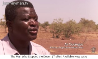 Der Landwirtschaftsminister
                              von Burkina Faso, Ali Oudregou, lobt
                              Yacouba Sadabogo