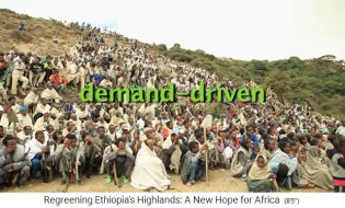 Hochland von �thiopien:
                      Dorfversammlung am kahlen Hang f�r die Einf�hrung
                      der nachhaltigen Landwirtschaft