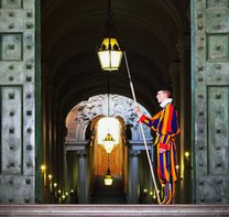 Vatikan-Armee (Vatikan-Garde), das sind
                  150 schweizer Clowns, die den schwulen Bisch�fen und
                  dem schwulen Papst Knaben f�r die kriminelle
                  P�dophilie besorgen