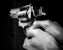 Asesinato, tiro con revolver