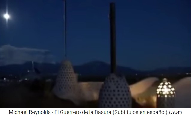 Taos: Una nave tierra con sus luces en la
noche Taos: Una nave tierra con sus luces en
la noche